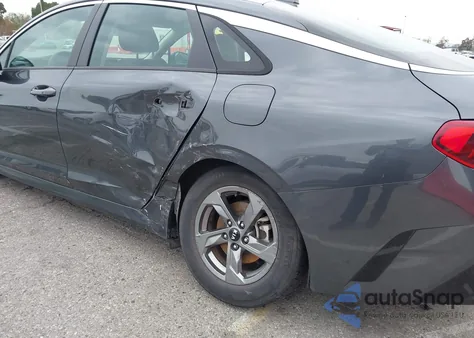 2021 Kia K5 Lxs z USA, uszkodzony, nr VIN 5XXG14J2XMG047799